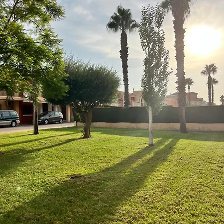 Casa Flamenco, Begane Grond Met Tuin & Zwembad Apartman Torrevieja